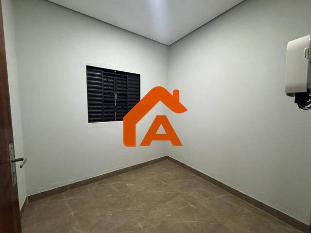 #300 - Casa para Venda em Tangará da Serra - MT