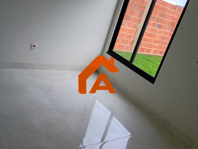 #321 - Casa para Venda em Tangará da Serra - MT