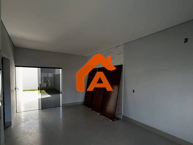 #326 - Casa para Venda em Tangará da Serra - MT